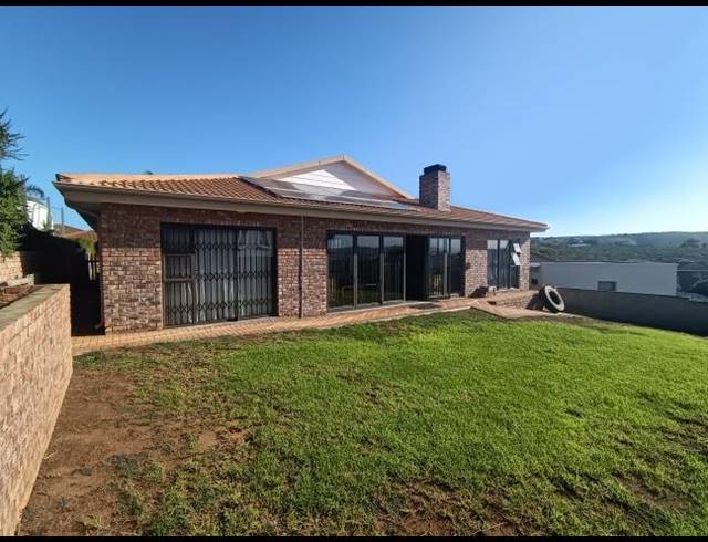 4 BEDROOM HOUSE FOR SALE IN HARTENBOS HEUWELS
